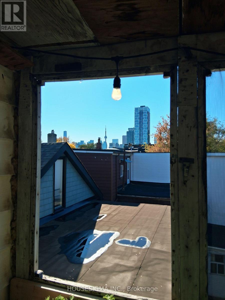 888 Dundas Street E, Toronto, Ontario  M4M 1R3 - Photo 15 - E14083884