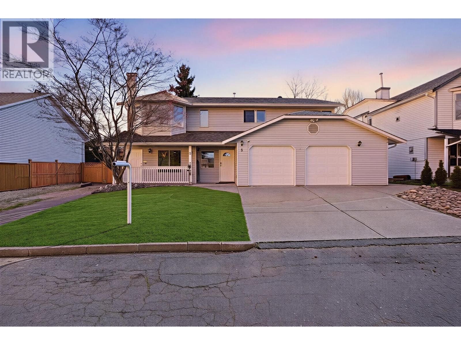 5 11954 HAWTHORNE STREET, Maple Ridge, British Columbia