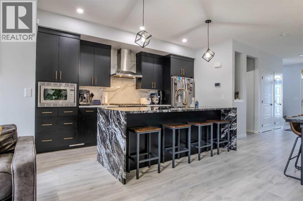 250 Aquila Way NW, Calgary, Alberta  T3R 1Z9 - Photo 9 - A2351964