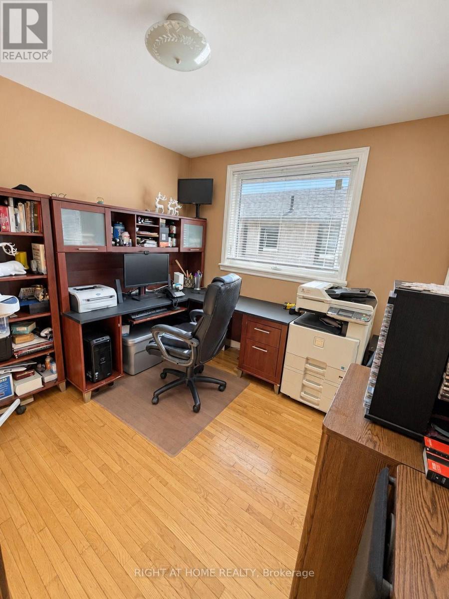 101 Hanson Road, Mississauga (Fairview), Ontario  L5B 2E3 - Photo 10 - W14091308