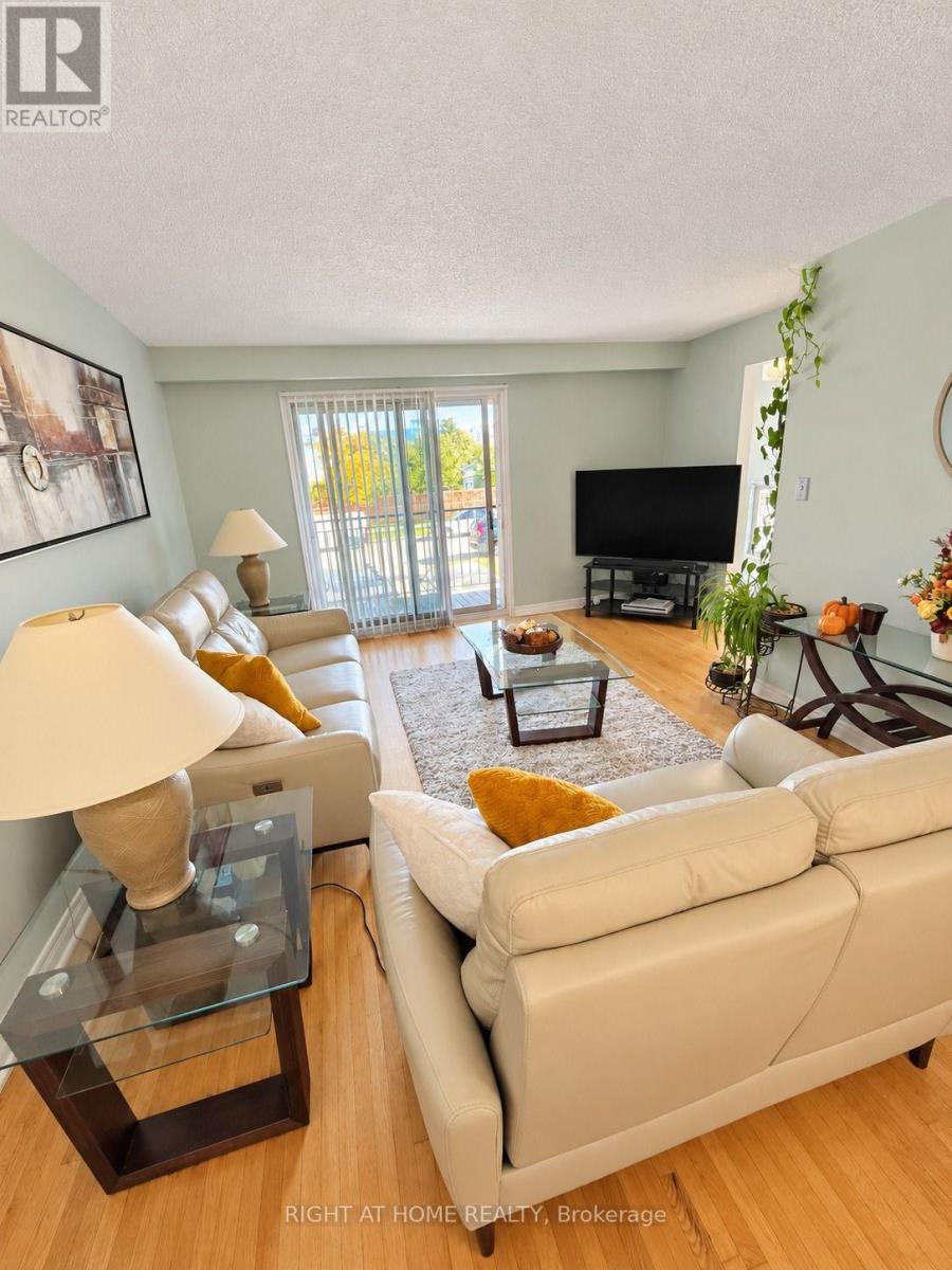 101 Hanson Road, Mississauga (Fairview), Ontario  L5B 2E3 - Photo 20 - W14091308