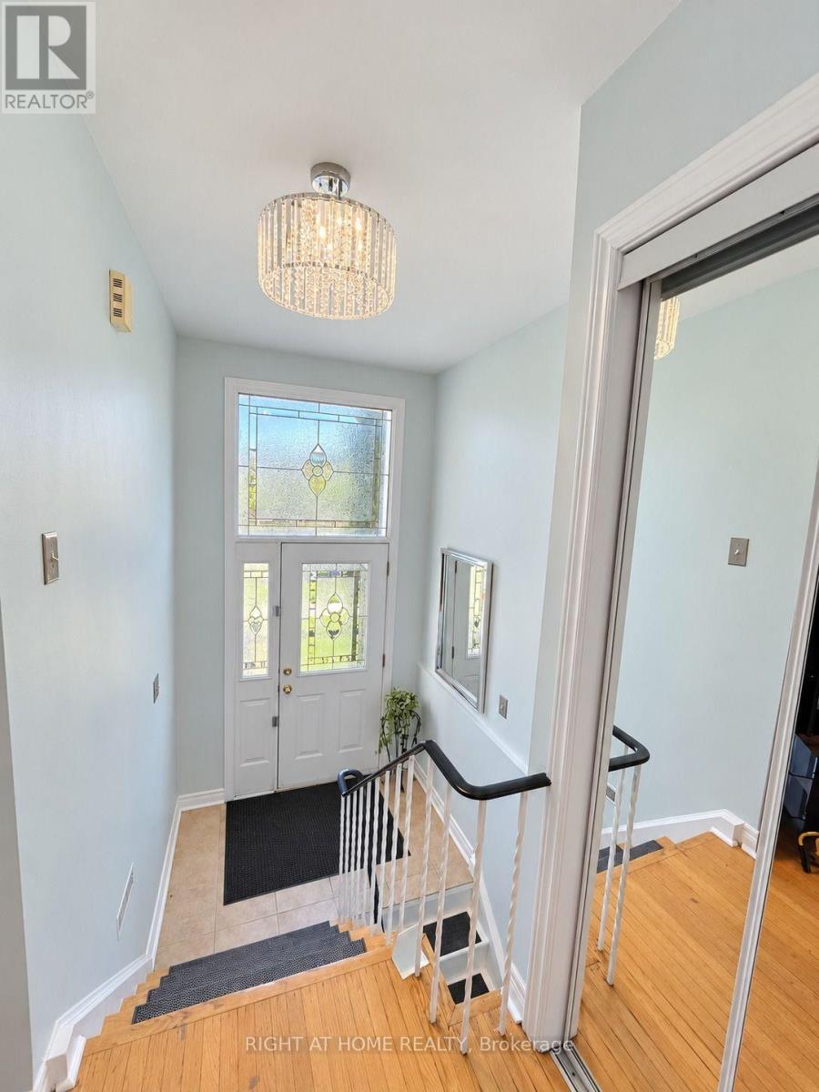 101 Hanson Road, Mississauga (Fairview), Ontario  L5B 2E3 - Photo 5 - W14091308
