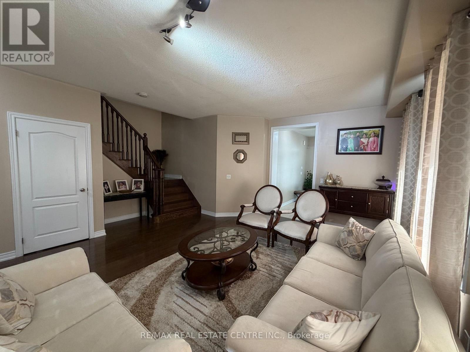14 Twistleton Street, Caledon, Ontario  L7C 3V6 - Photo 9 - W13855746
