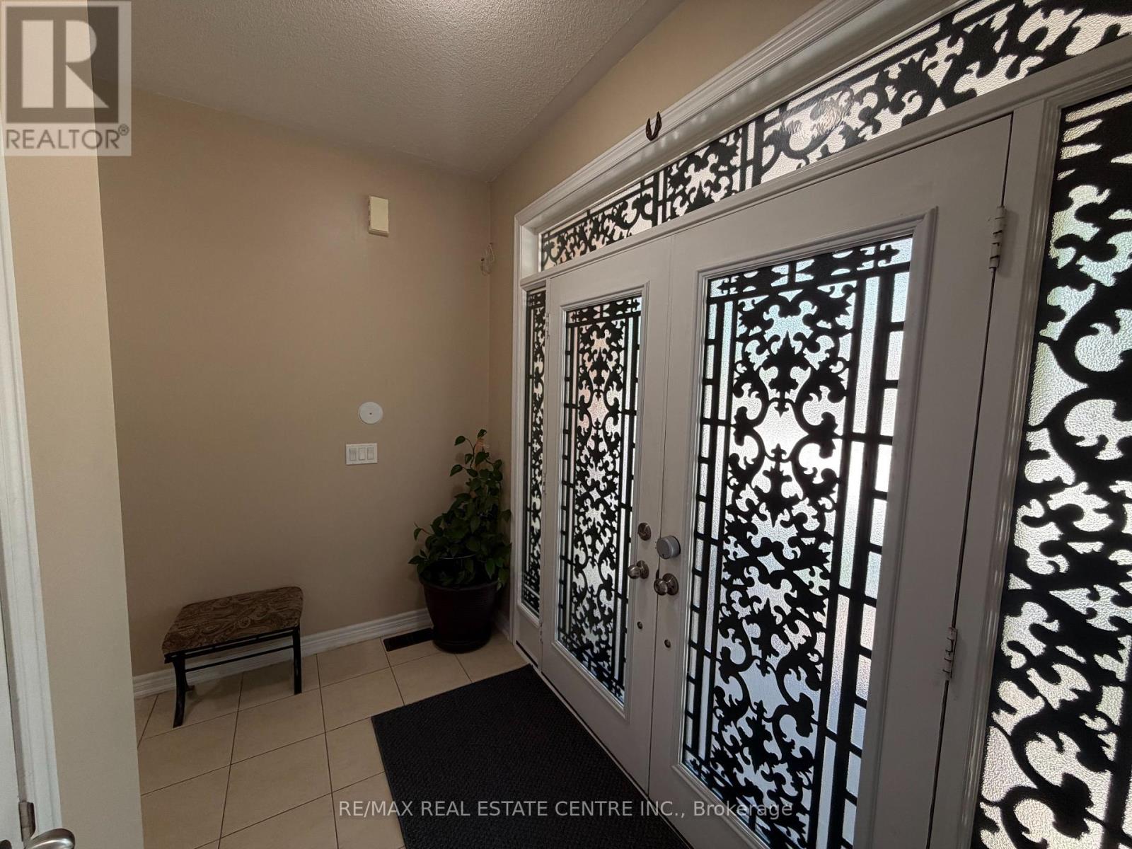 14 Twistleton Street, Caledon, Ontario  L7C 3V6 - Photo 3 - W13855746