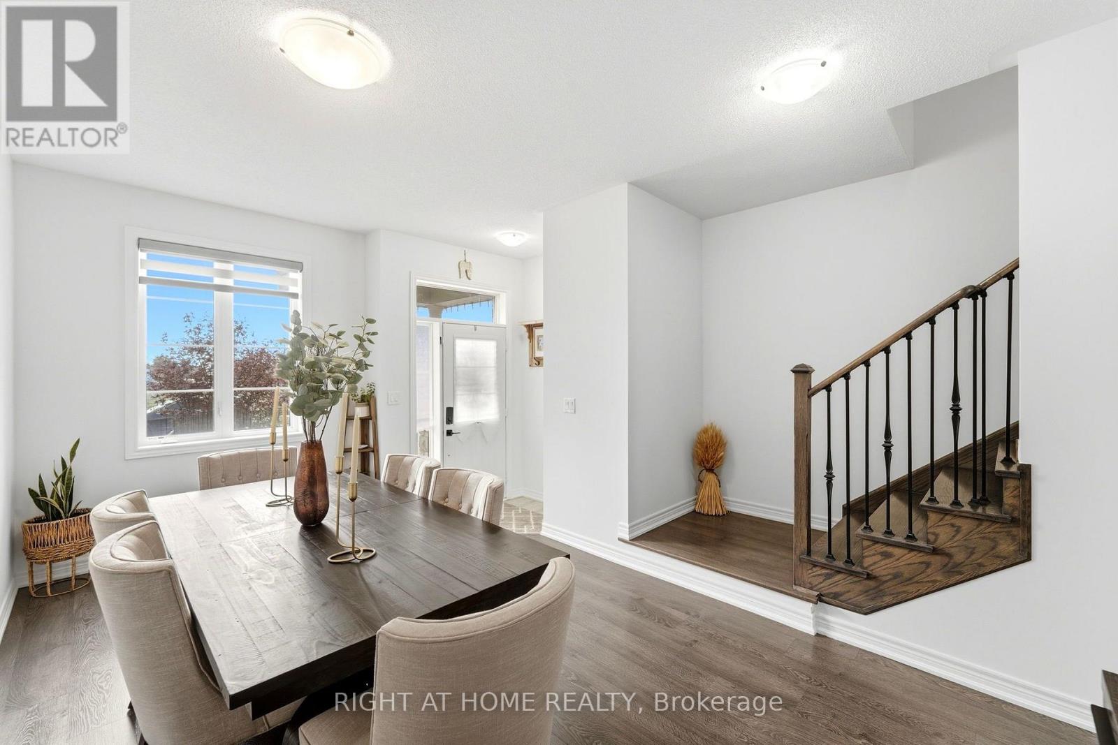 143 Bronson Terrace, Milton, Ontario  L9E 1H2 - Photo 3 - W14087646