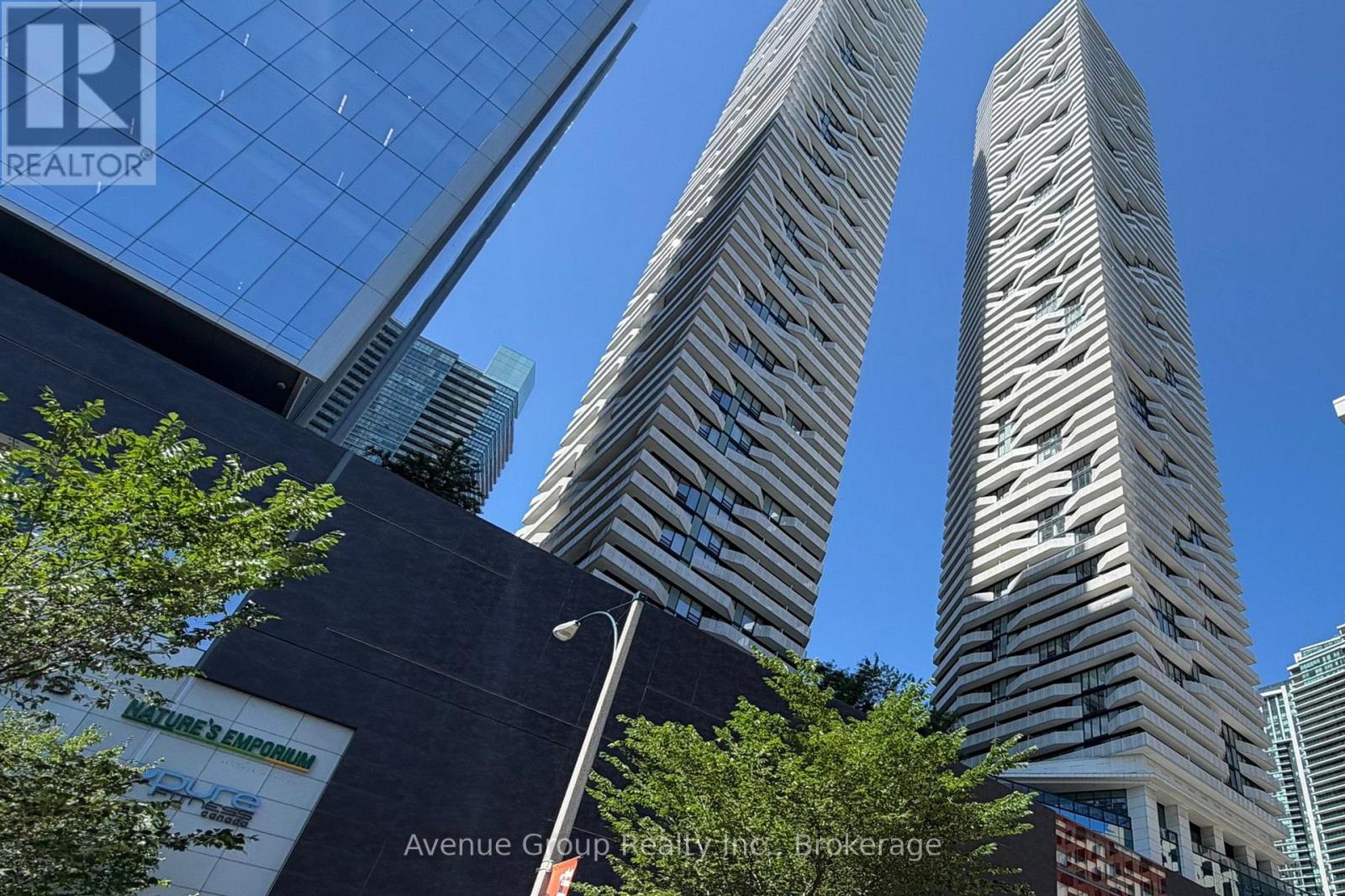 1705 - 100 Harbour Street, Toronto, Ontario  M5J 0B5 - Photo 2 - C14091310