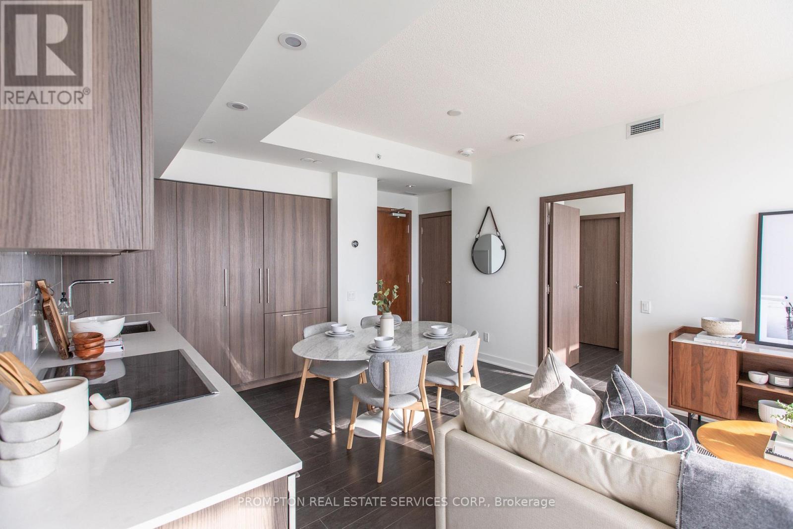2502 - 17 Bathurst Street, Toronto, Ontario  M5V 1A5 - Photo 4 - C14091330