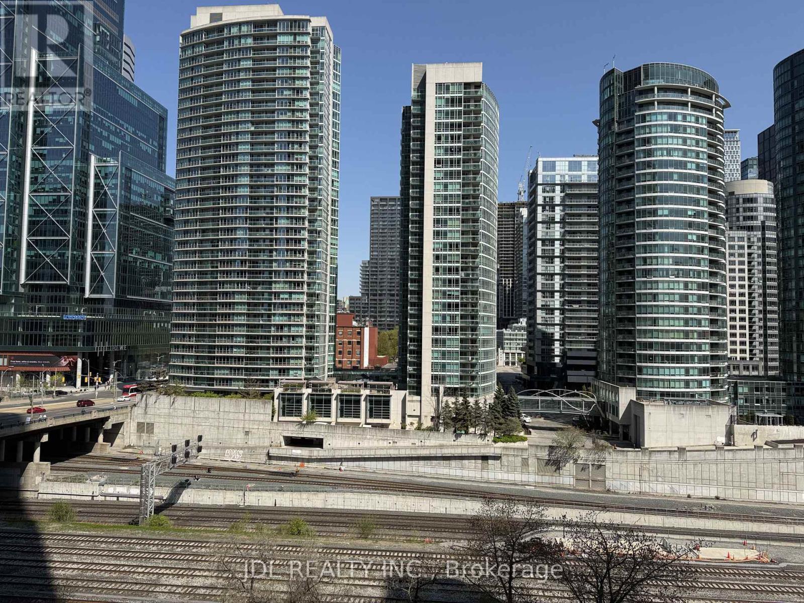 702 - 1 Concord Cityplace Way, Toronto, Ontario  M5V 0X3 - Photo 2 - C14091340