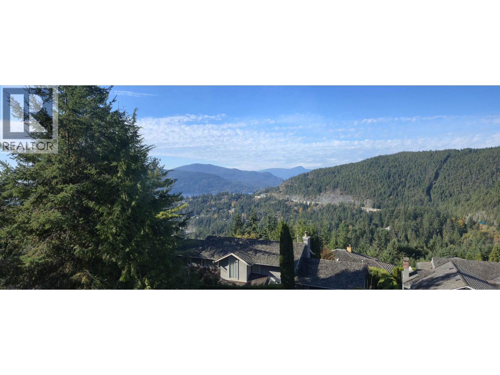 4764 Woodburn Road, West Vancouver, British Columbia  V7S 3B2 - Photo 3 - R3174334