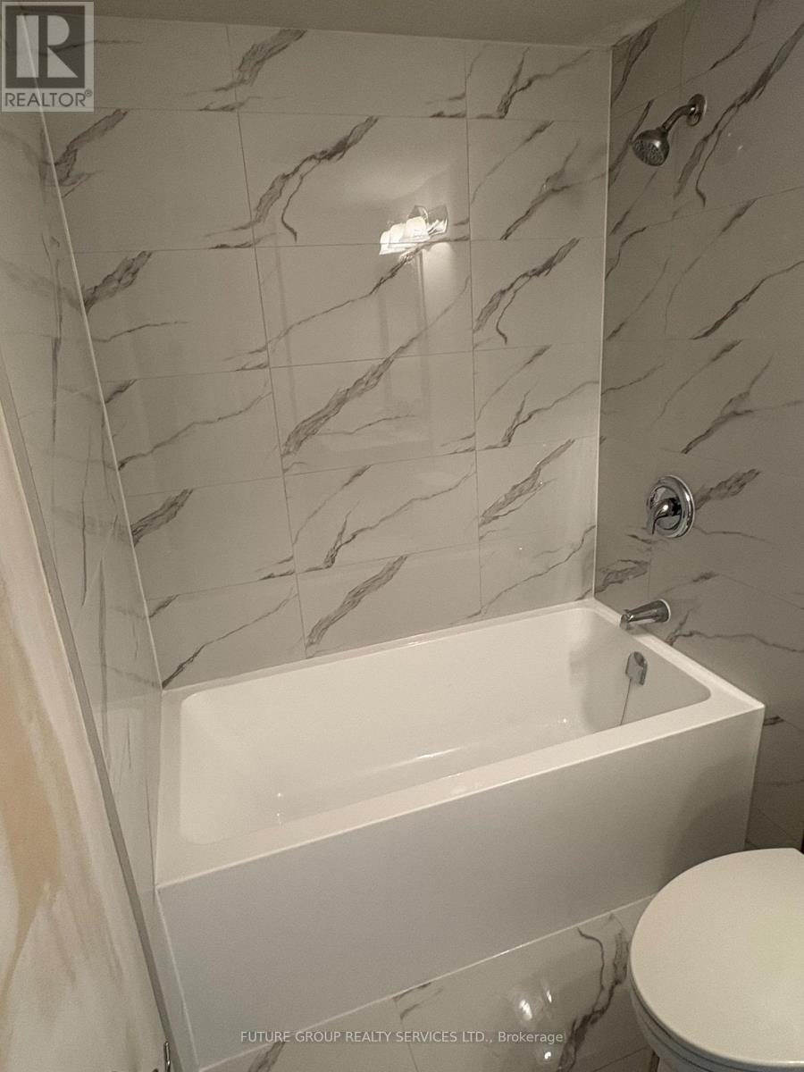 1008 - 55 Elm Drive W, Mississauga, Ontario  L5B 3Z3 - Photo 8 - W13817944