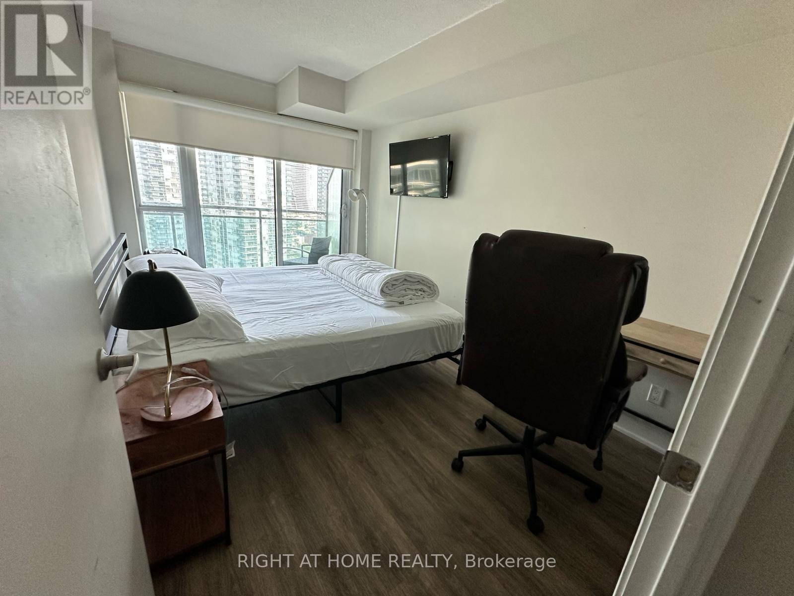 155 - 155 Legion Road N, Toronto, Ontario  M8Y 0A7 - Photo 6 - W14091344