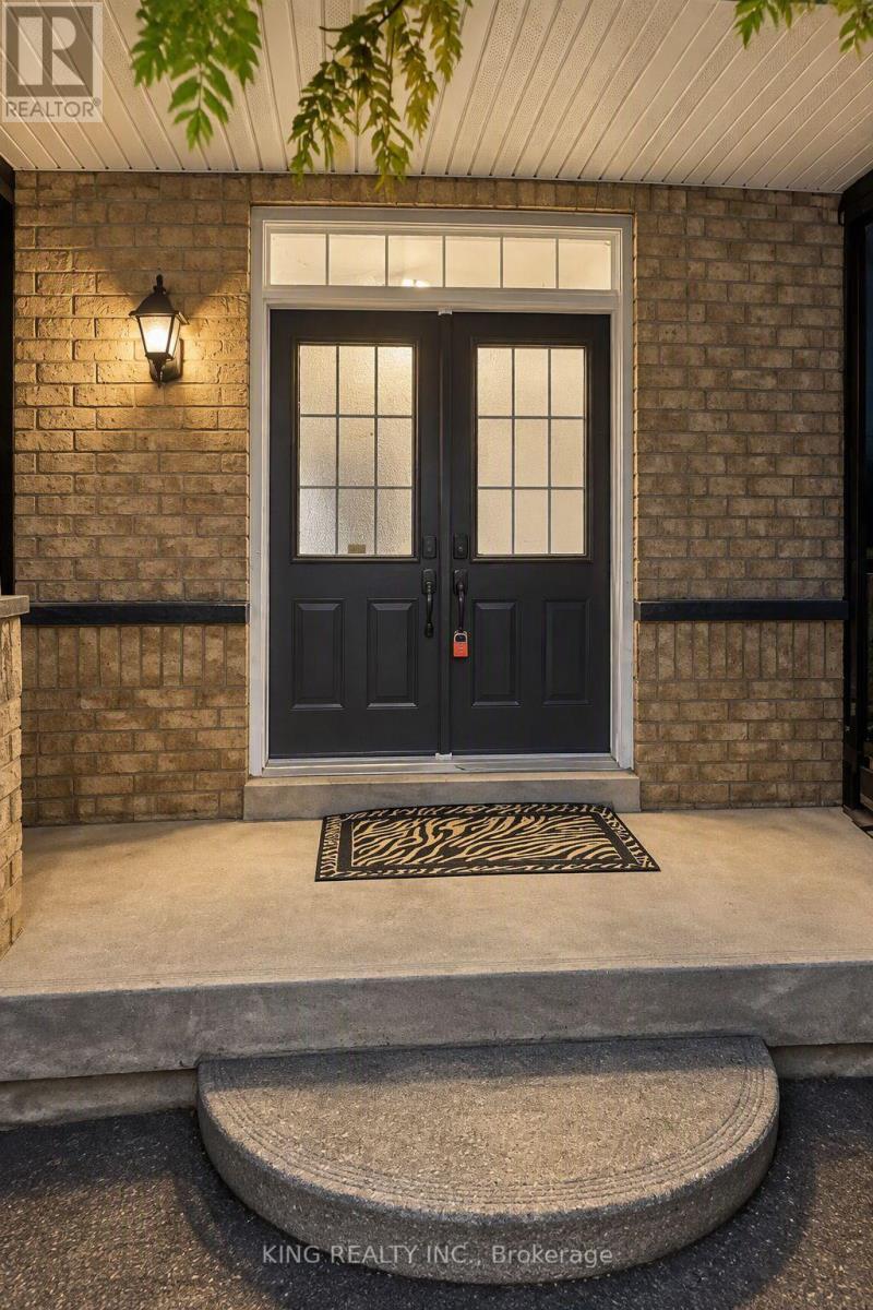 72 Baylawn Circle S, Brampton, Ontario  L6P 2M5 - Photo 2 - W14091346