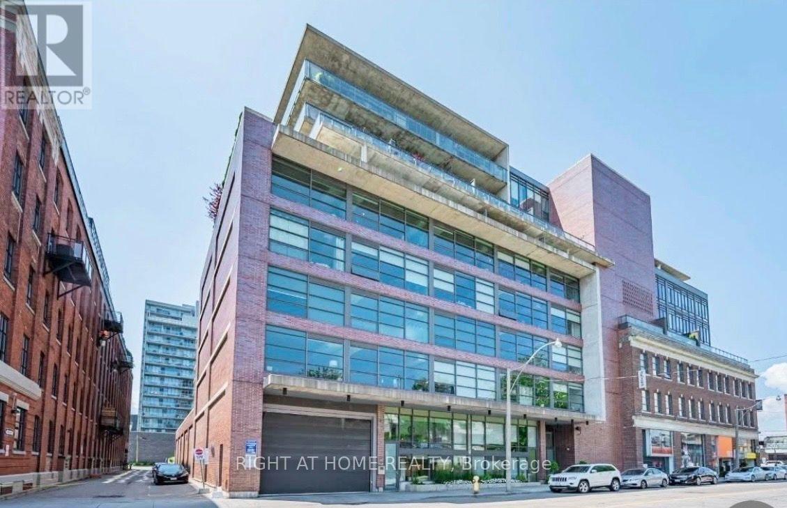 90 BROADVIEW AVENUE, Toronto, Ontario