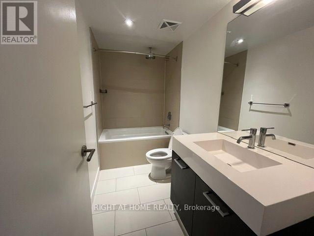 90 Broadview Avenue, Toronto, Ontario  M4M 0A7 - Photo 8 - E14091376