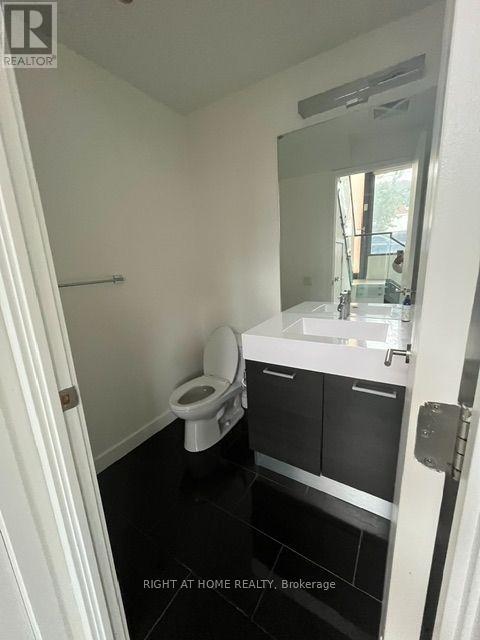 90 Broadview Avenue, Toronto, Ontario  M4M 0A7 - Photo 9 - E14091376