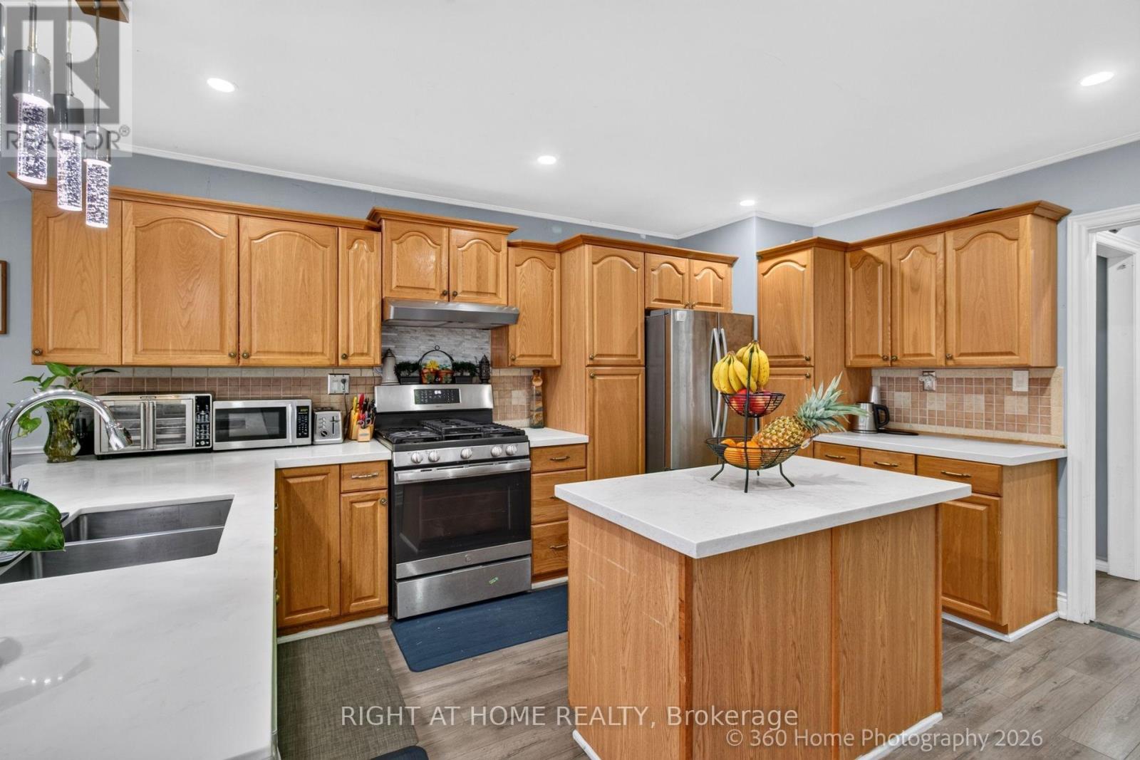 57 Cornwall Drive, Ajax, Ontario  L1T 3G2 - Photo 6 - E14091384