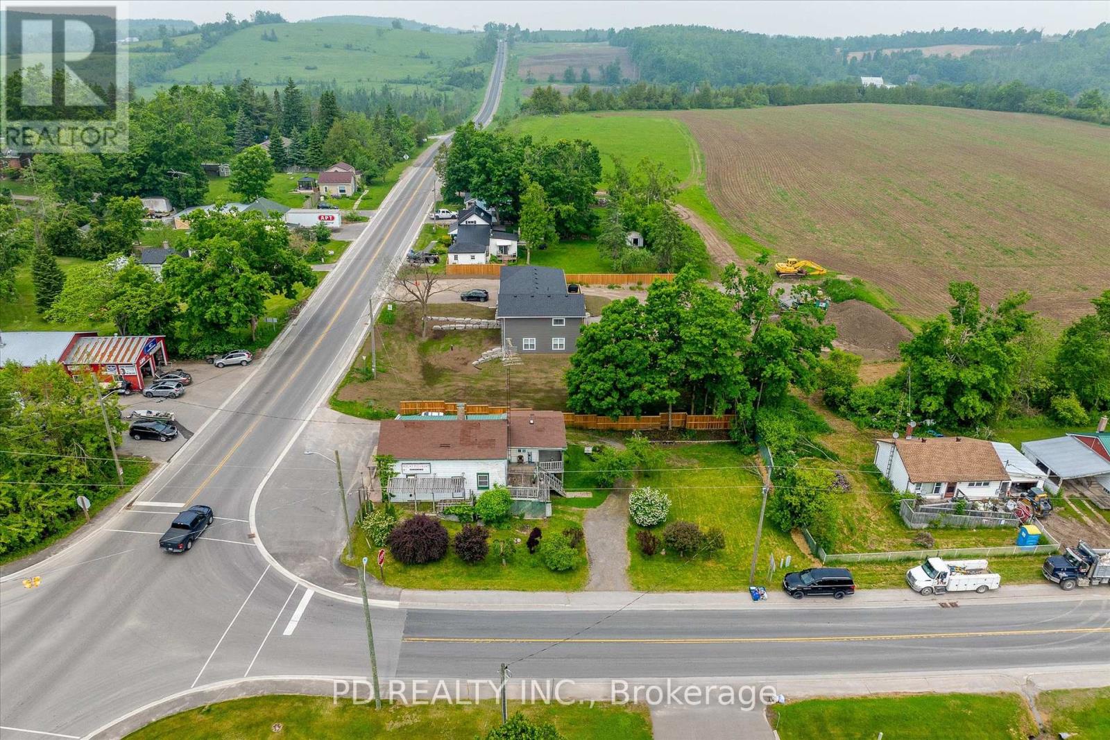 2449 Queen Mary Street, Cavan Monaghan, Ontario  L0A 1C0 - Photo 8 - X12948220