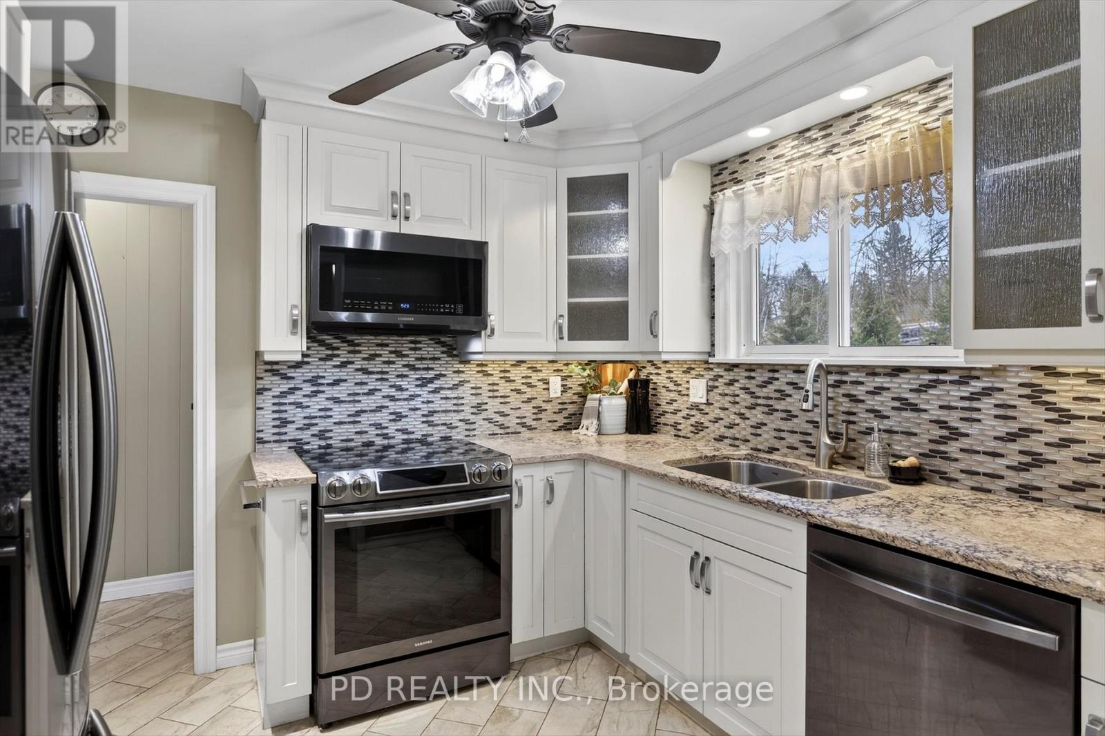 200 Charlore Park Drive, Kawartha Lakes, Ontario  K0L 2W0 - Photo 16 - X12962642