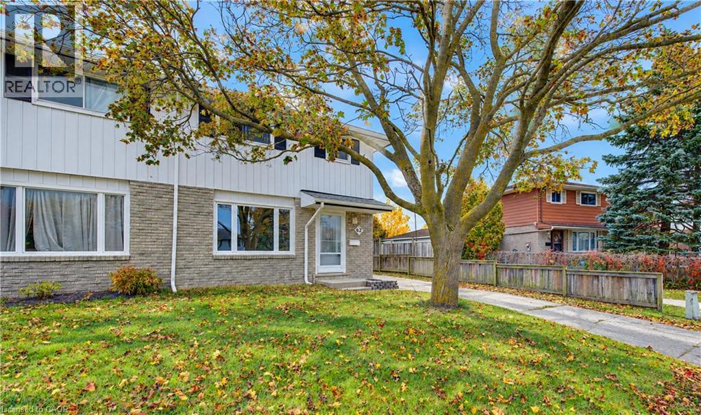 62 The Country Way, Kitchener, Ontario  N2E 2K8 - Photo 3 - 40870672