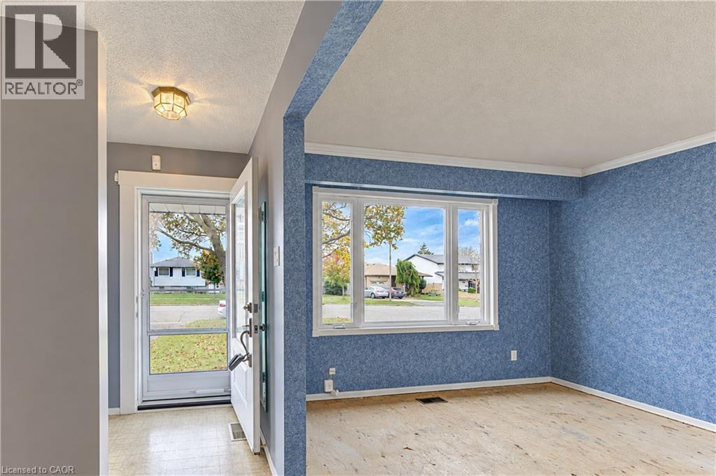 62 The Country Way, Kitchener, Ontario  N2E 2K8 - Photo 4 - 40870672