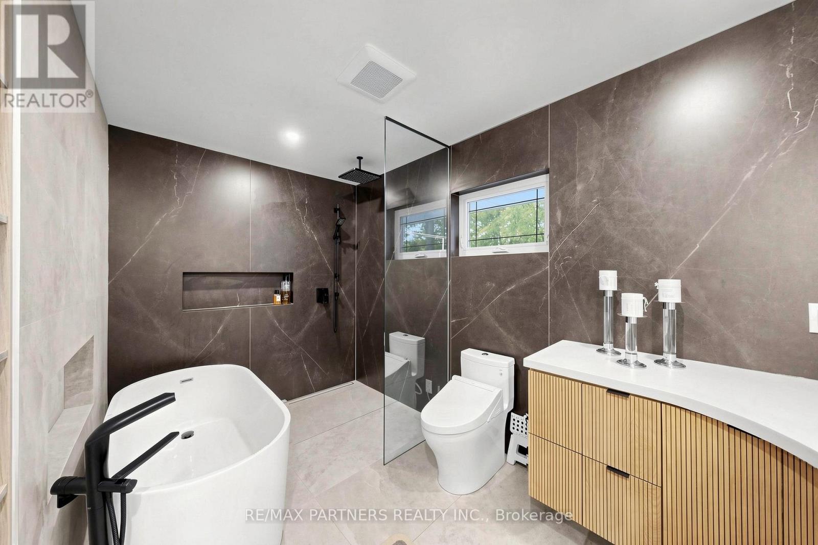 52 Berkeley Court, Markham, Ontario  L3R 6L9 - Photo 17 - N14091398