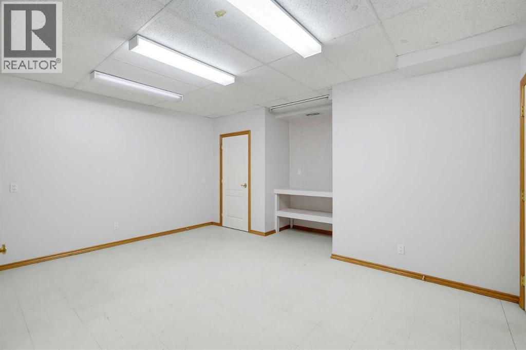 11 Prominence Point SW, Calgary, Alberta  T3H 3E8 - Photo 30 - A2352417