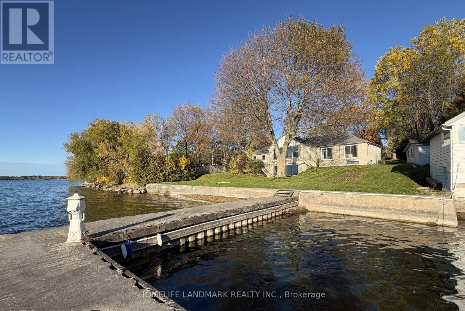 100 LAKE DRIVE N, Georgina, Ontario