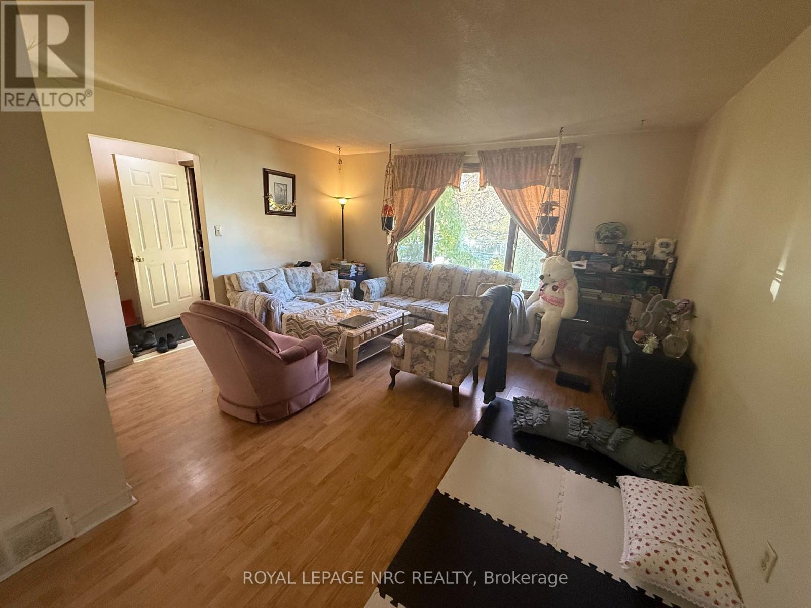 8102 Post Road, Niagara Falls, Ontario  L2H 2L3 - Photo 2 - X14091252