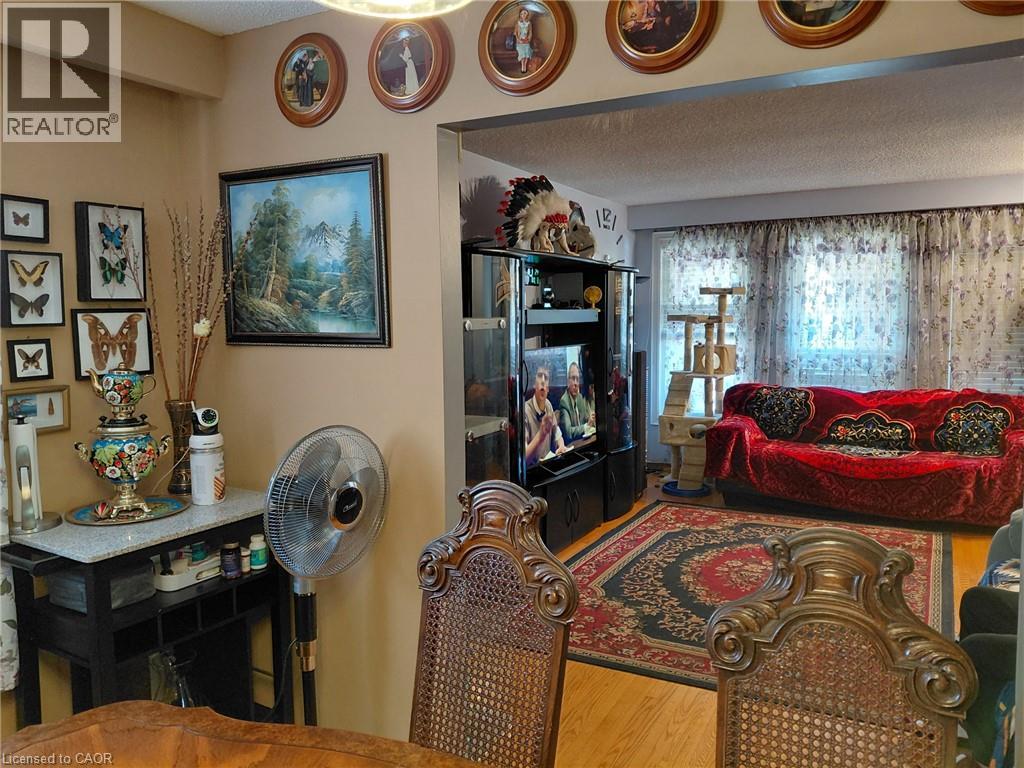 244 Guildwood Drive, Hamilton, Ontario  L9C 6W8 - Photo 10 - 40865390