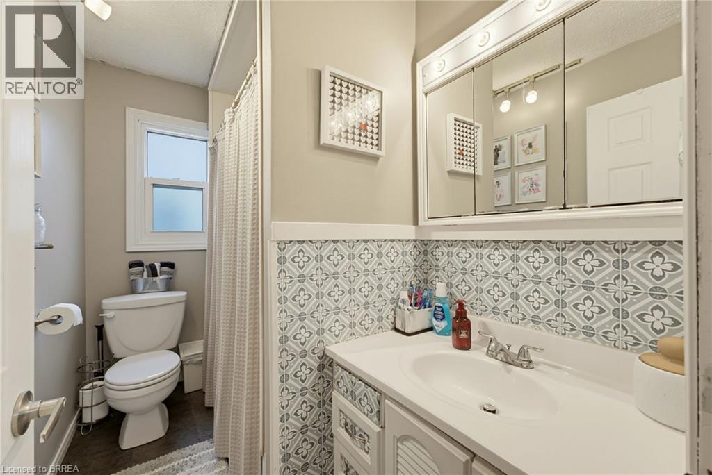 77 Eighth Avenue, Brantford, Ontario  N3S 1C4 - Photo 4 - 40871205