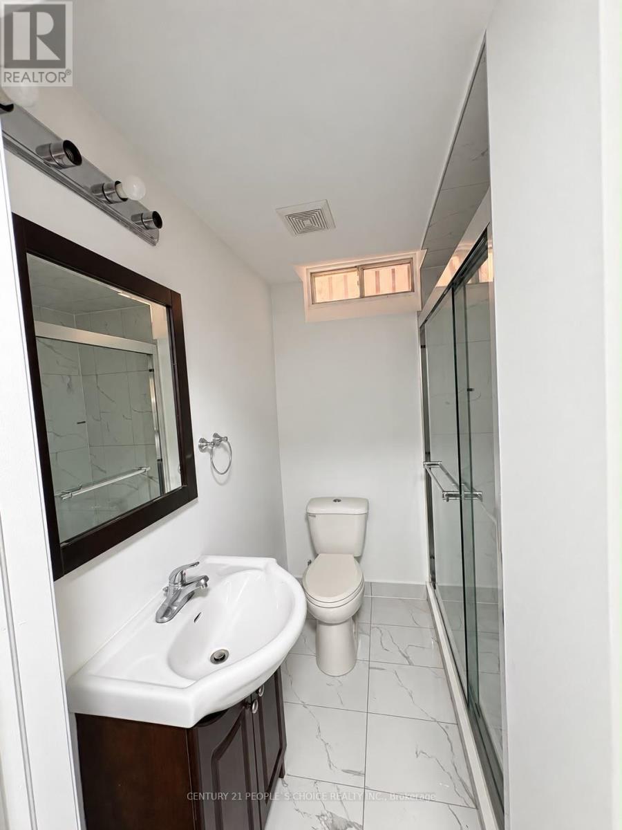 4339 Radisson(Basement) Crescent W, Mississauga, Ontario  L5M 4C2 - Photo 11 - W13886428
