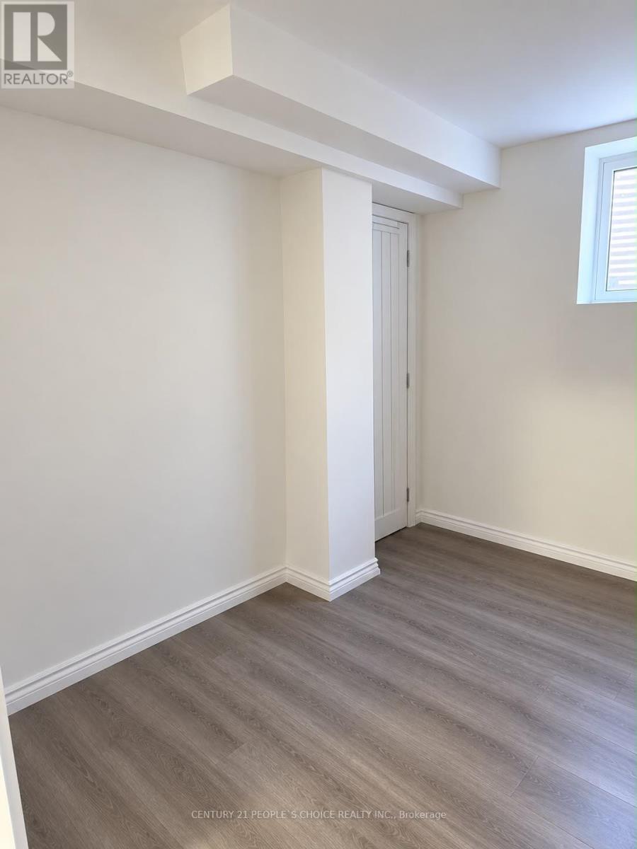 4339 Radisson(Basement) Crescent W, Mississauga, Ontario  L5M 4C2 - Photo 9 - W13886428