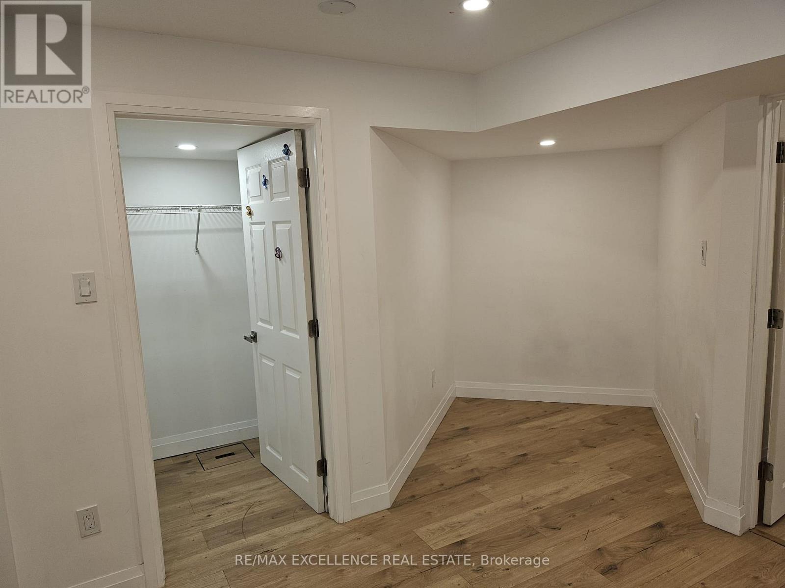 Walkout Basement - 46 Tradewinds Place, Kitchener, Ontario  N2N 3G4 - Photo 13 - X13734094