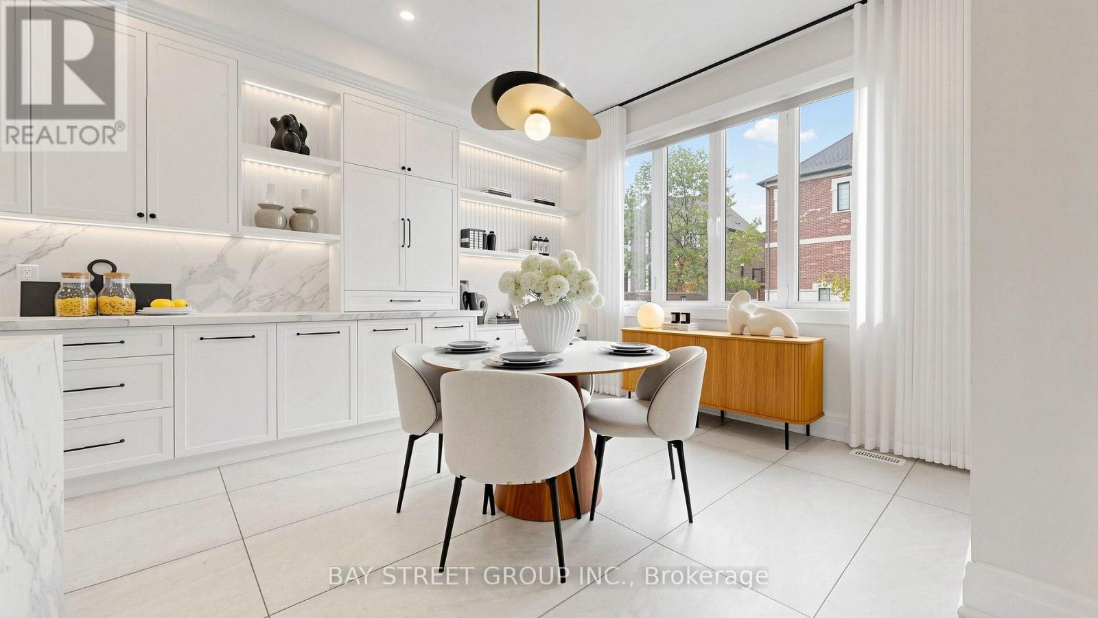 40 Shining Willow Court, Richmond Hill, Ontario  L4C 6E5 - Photo 7 - N14091424