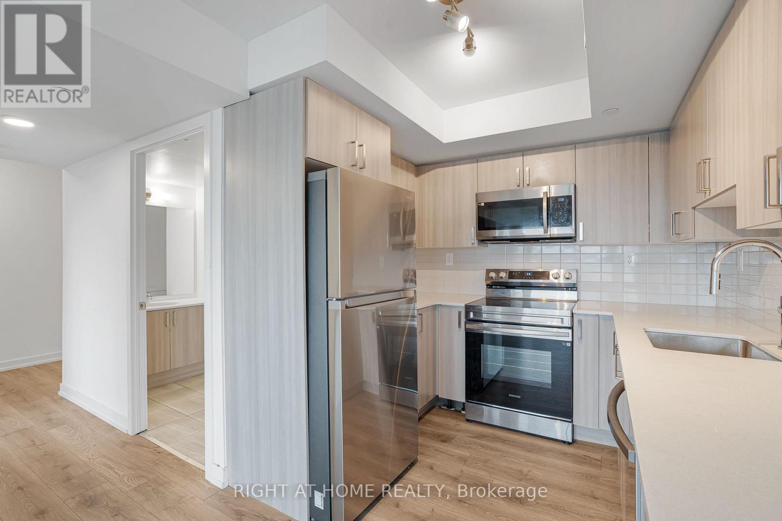 1302 - 1435 Celebration Drive, Pickering, Ontario  L1W 0C4 - Photo 13 - E14034750