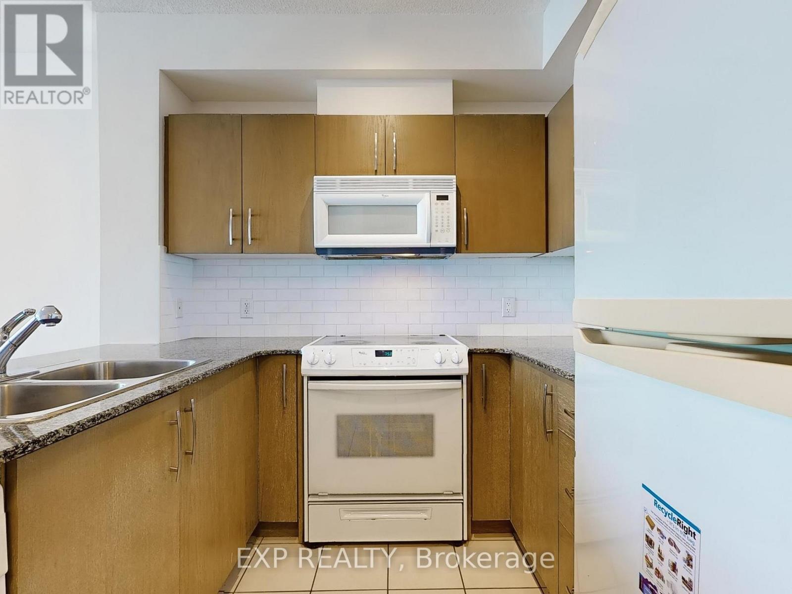 2509 - 3504 Hurontario Street, Mississauga, Ontario  L5B 1P2 - Photo 6 - W14091402