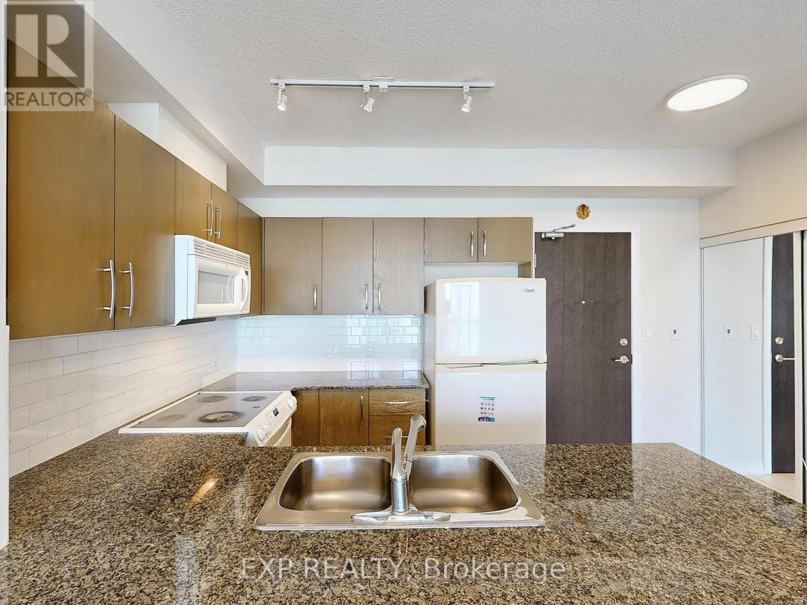 2509 - 3504 Hurontario Street, Mississauga, Ontario  L5B 1P2 - Photo 7 - W14091402