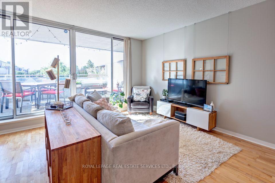 210 - 301 Markham Street, Toronto, Ontario  M6J 3X2 - Photo 9 - C14034358