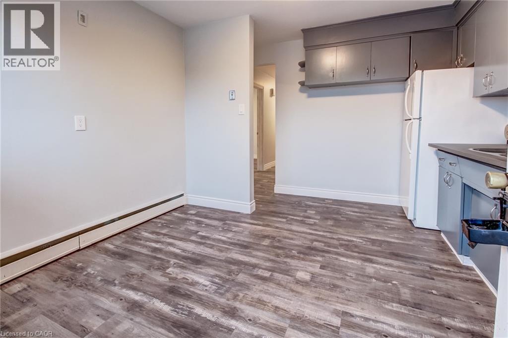 105 Dixon Street, Kitchener, Ontario  N2G 3E8 - Photo 6 - 40870789