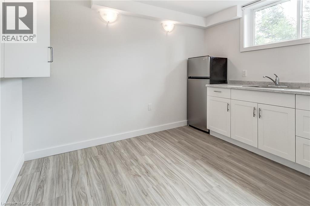 105 Dixon Street, Kitchener, Ontario  N2G 3E8 - Photo 15 - 40870789