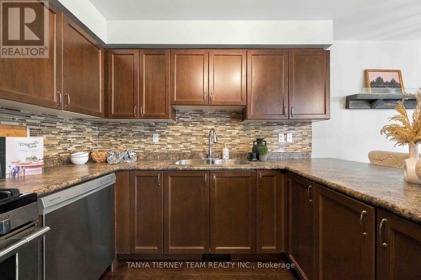 2 Delight Way, Whitby (Brooklin), Ontario  L1M 0E9 - Photo 20 - E14091440