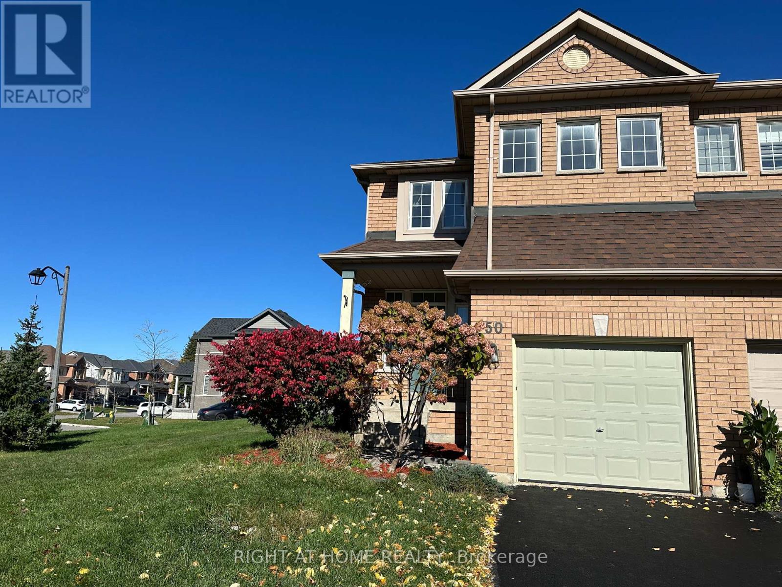 50 Blacksmith Lane, Whitby, Ontario  L1P 1N1 - Photo 2 - E14091450