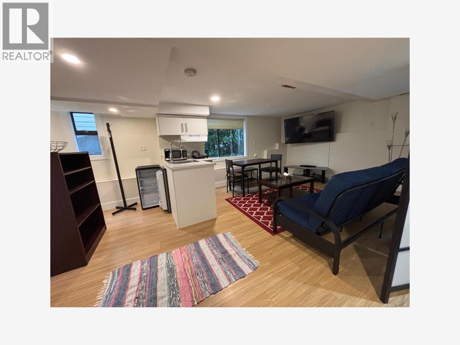 23** Bridgeman Avenue, North Vancouver, British Columbia  V7P 3P4 - Photo 3 - R3176376