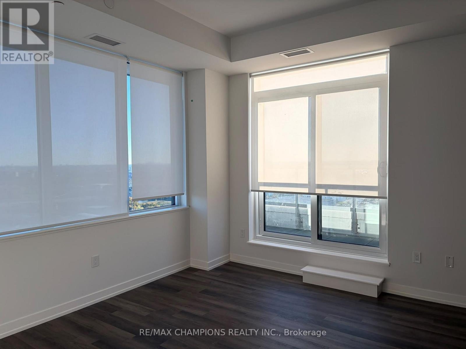 21 Meadowdale Road, Vaughan (Vaughan Corporate Centre), Ontario  L4K 0H6 - Photo 10 - N14091462