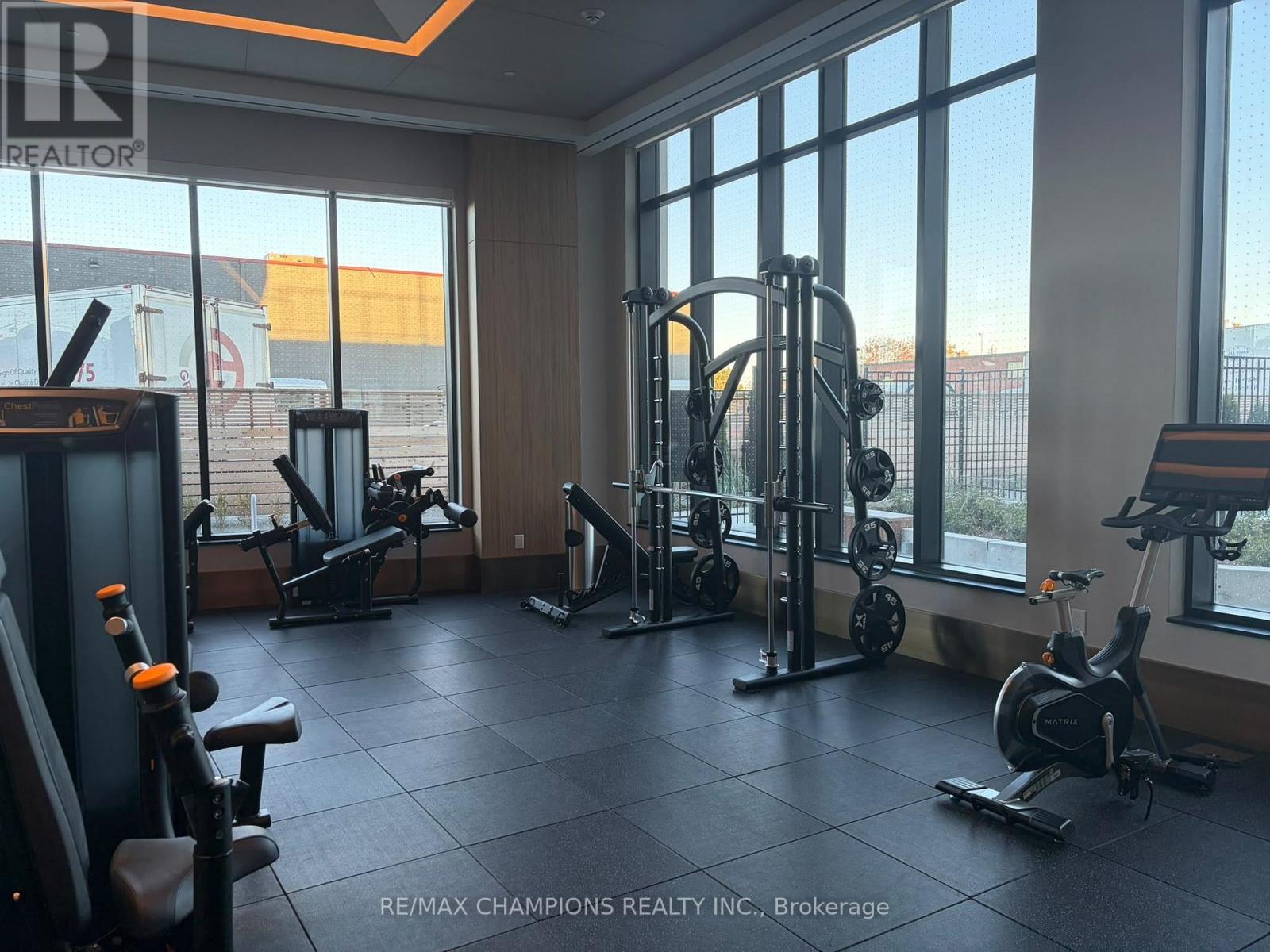 21 Meadowdale Road, Vaughan (Vaughan Corporate Centre), Ontario  L4K 0H6 - Photo 2 - N14091462
