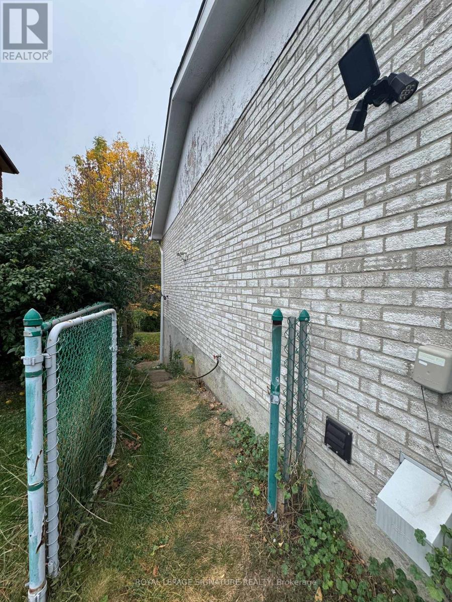 Bsmt - 1737 Branchwood Park, Mississauga, Ontario  L4W 2E5 - Photo 31 - W14091454