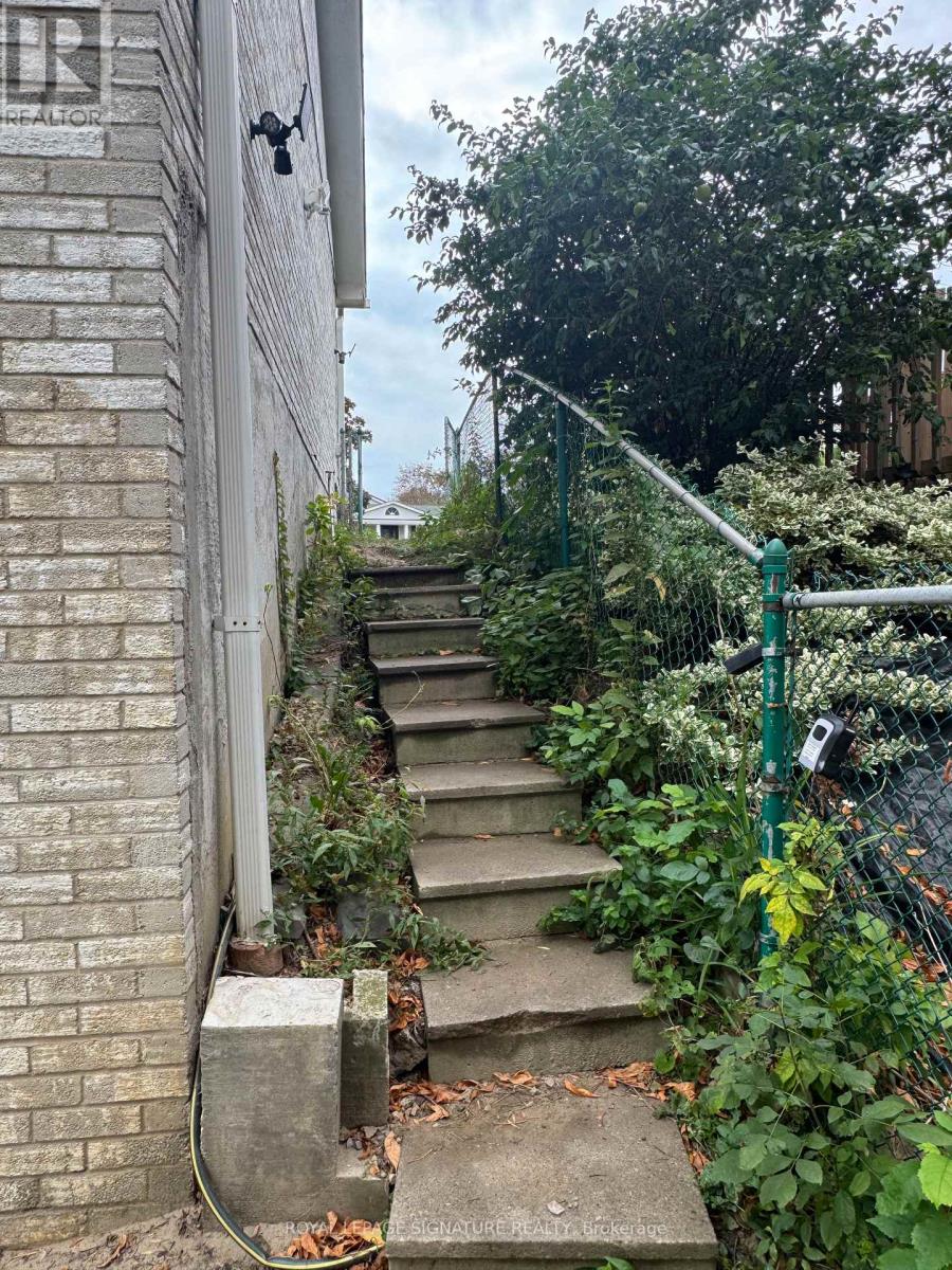 Bsmt - 1737 Branchwood Park, Mississauga, Ontario  L4W 2E5 - Photo 34 - W14091454