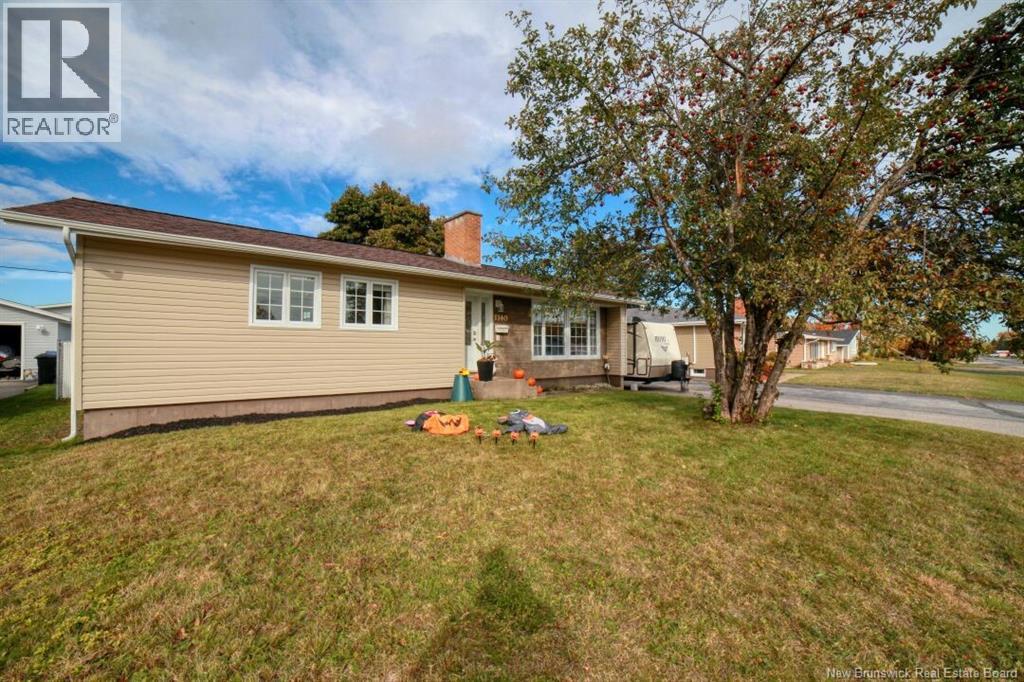 1140 Centennial, Bathurst, New Brunswick  E2A 4A8 - Photo 2 - NB149693