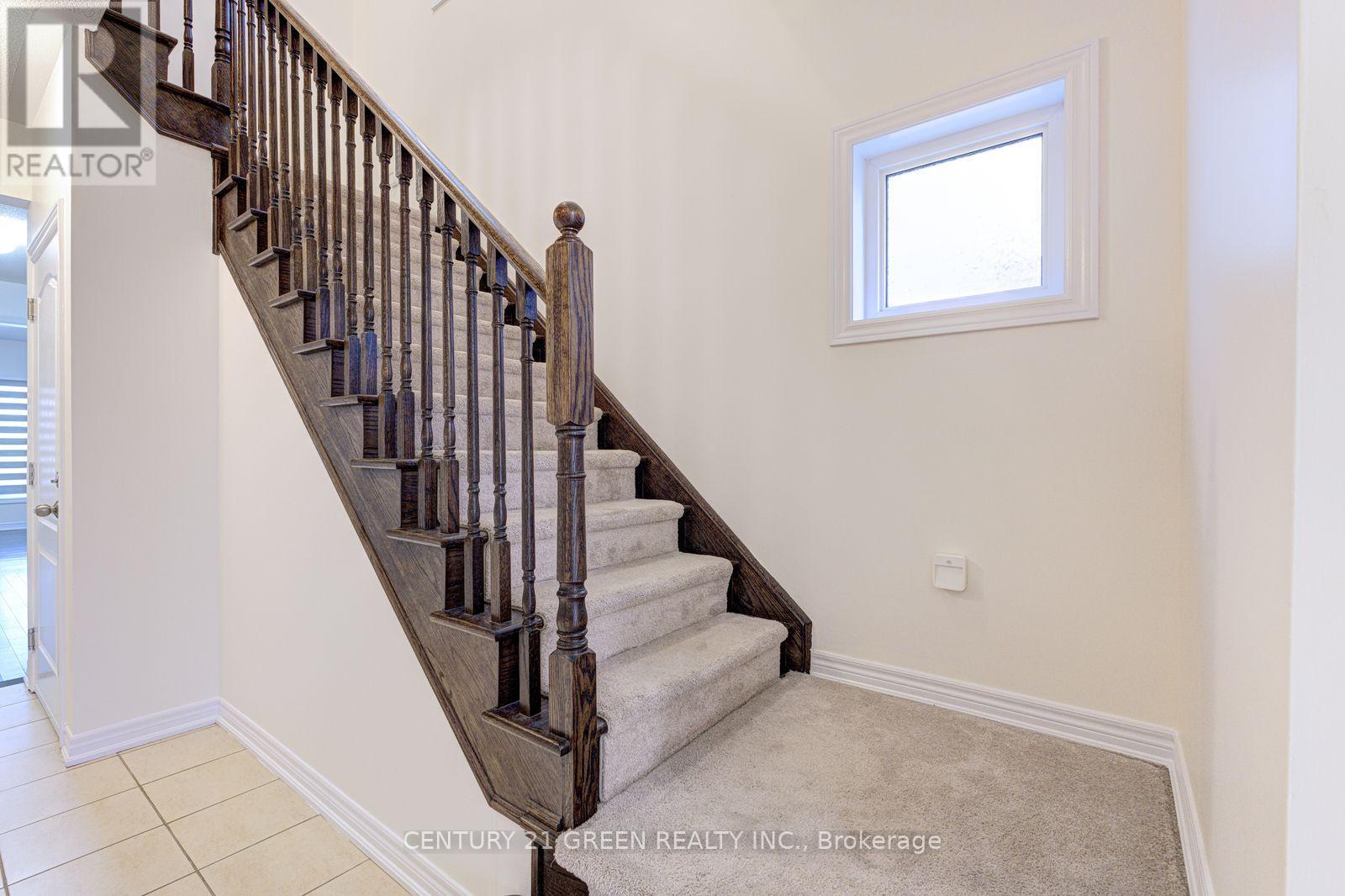 #1 (Main & 2nd Floor) - 100 Lanark Circle, Brampton, Ontario  L6X 5L4 - Photo 29 - W13804674