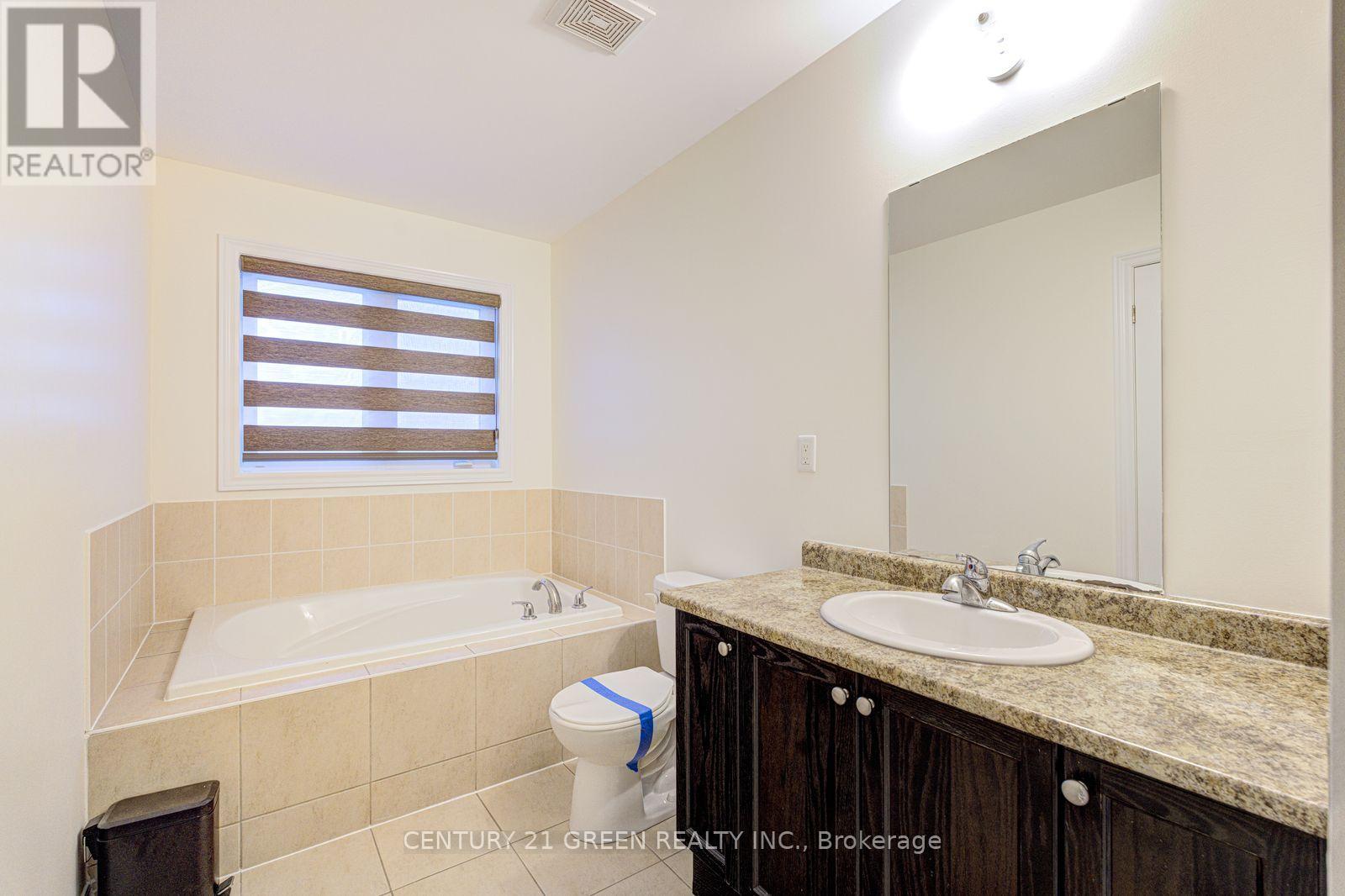 #1 (Main & 2nd Floor) - 100 Lanark Circle, Brampton, Ontario  L6X 5L4 - Photo 35 - W13804674